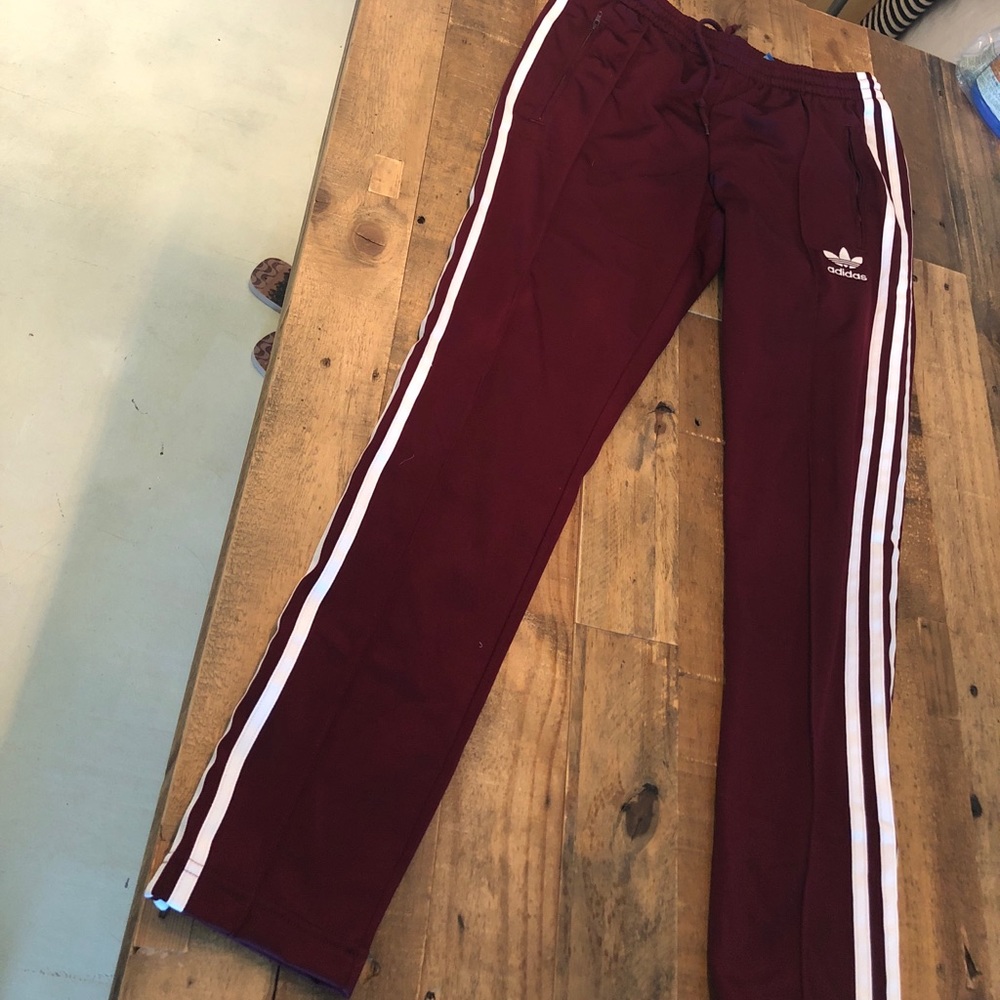 New without tag Burgandy adidas sweat pants